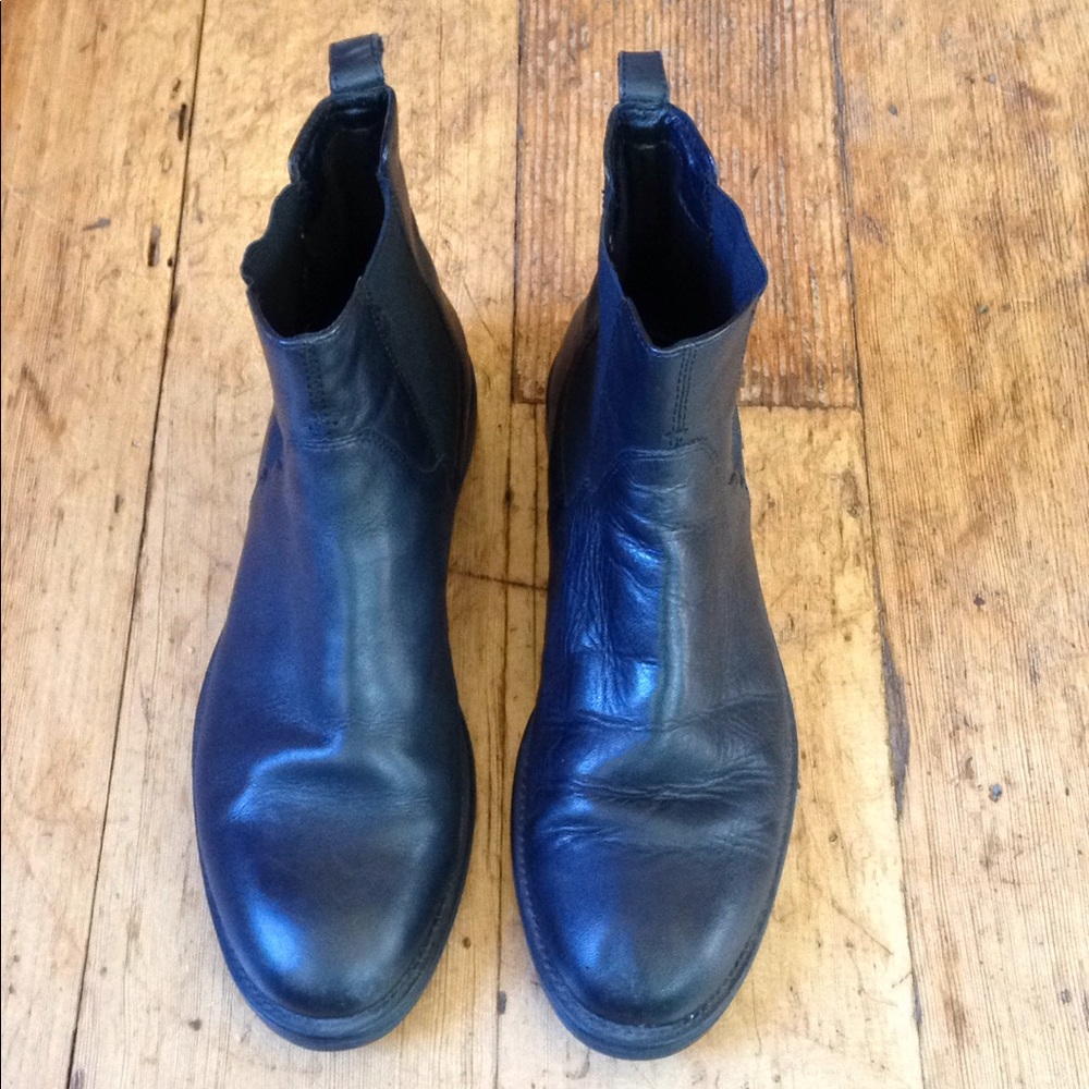Vagabond Amina Black Leather Chelsea boots 8.5